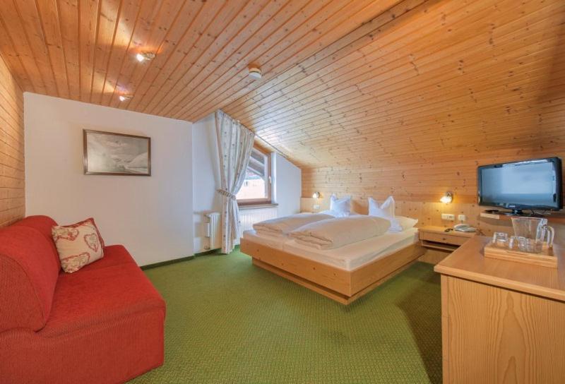 Haus Kueng Bed & Breakfast Zürs Dış mekan fotoğraf