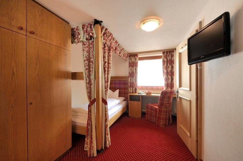 Haus Kueng Bed & Breakfast Zürs Dış mekan fotoğraf